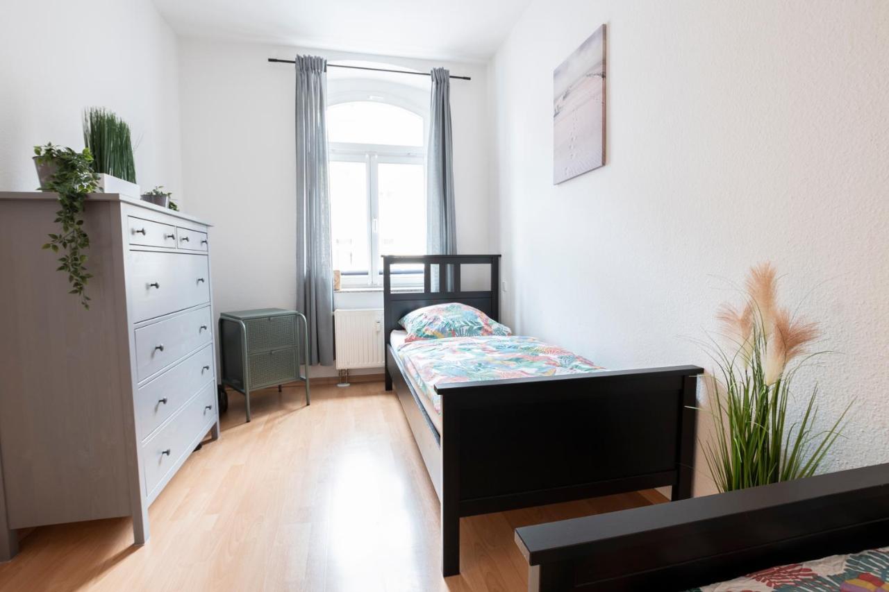 Zwickau Mittendrin, Tolles Balkon-Apartment Extérieur photo